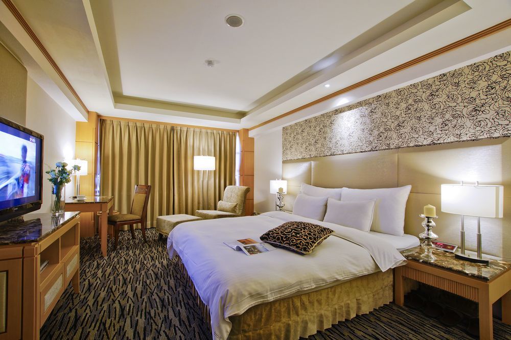 Hotel Dion Taichung Exterior foto
