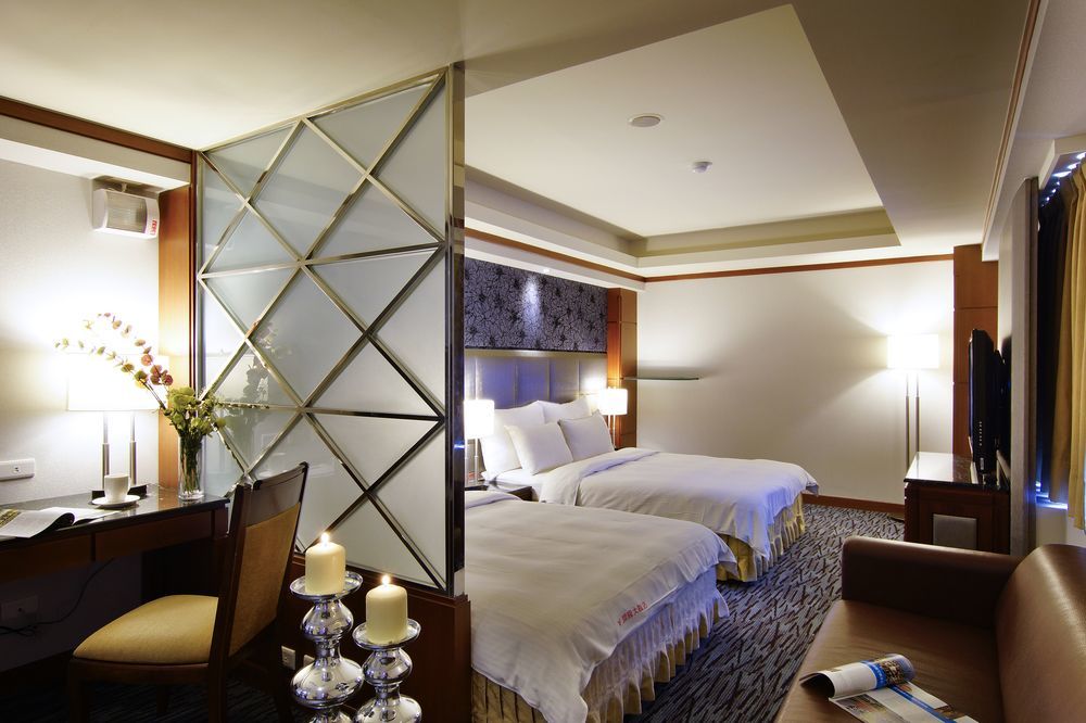 Hotel Dion Taichung Exterior foto