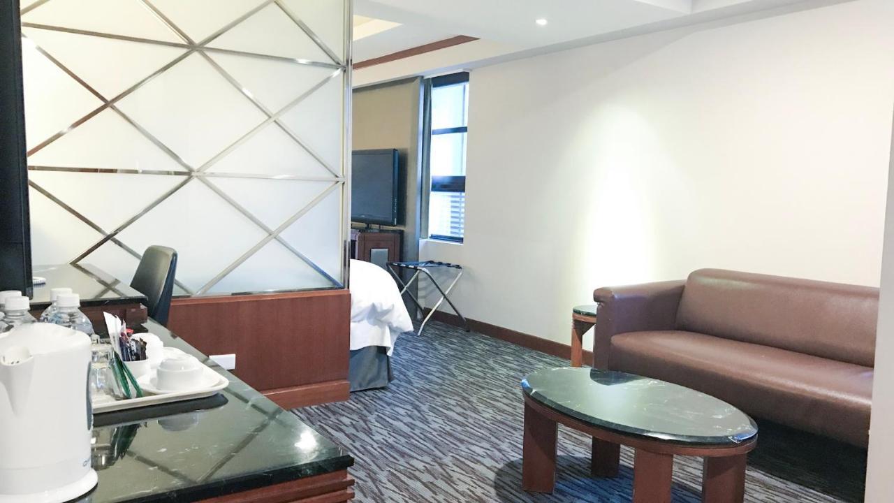 Hotel Dion Taichung Exterior foto
